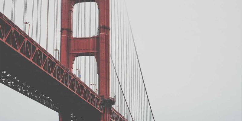 科技时尚与未来主义的碰撞：动态光影装置如何重塑城市夜间潮流