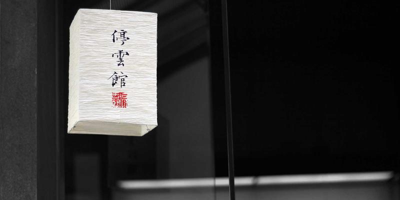 科技时尚与未来主义美学：赛博朋克概念店如何重塑新零售感官体验与消费行为