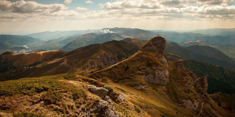 美酷20:紫色配饰如何引爆潮流,成为今夏必备时尚单品?