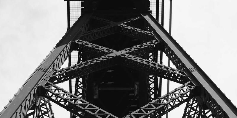 美酷29：当紫色风暴席卷时尚圈，这件潮流单品为何成为年度配饰黑马？