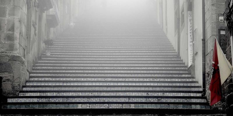 美酷62：当发光饰品点亮未来主义时尚新纪元