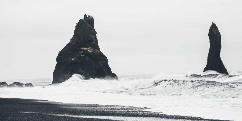 美酷7：当科技时尚邂逅赛博朋克，紫色配饰如何定义未来美学