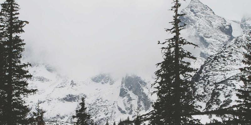 美酷92：当紫色配饰邂逅科技时尚，重新定义未来穿戴美学