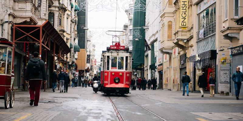 美酷94：智能穿戴与潮流单品的完美融合